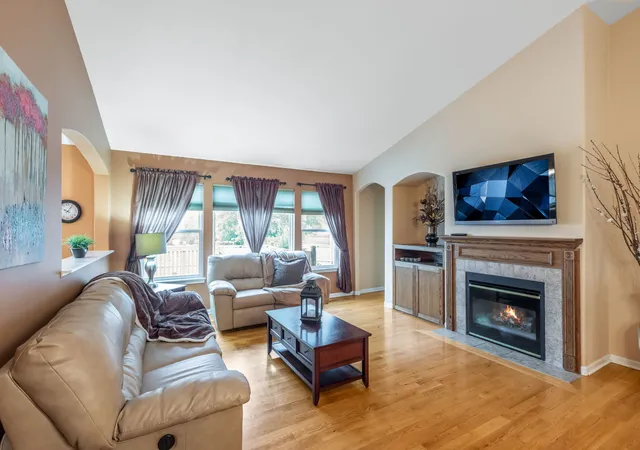 Photo 3 of Sale Pending at 7004 Nathan Ln, Carpentersville, IL 60110 | MLS# 12730723 | Listing updated on 2026-09-01