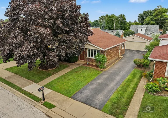 Photo 2 of Single family home for sale at 12855 Crestbrook Ct, Crestwood, IL 60418 | MLS# 12730803 | Listing updated on 2026-08-25