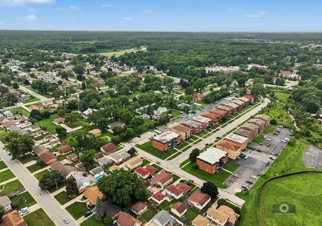Photo 3 of Single family home for sale at 12855 Crestbrook Ct, Crestwood, IL 60418 | MLS# 12730803 | Listing updated on 2026-08-25