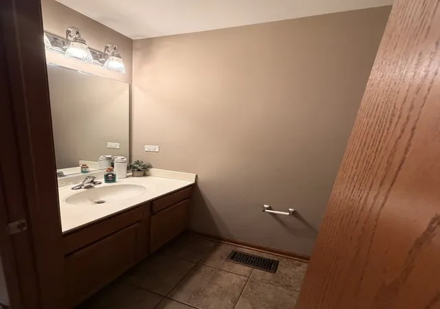 15th image of 909 Timber Springs Dr, Joliet, IL 60432 | MLS# 12730832