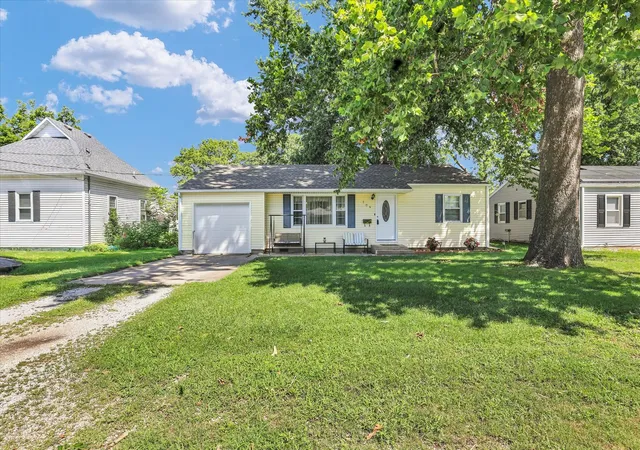 Photo 1 of Single family home for sale at 704 E Buckner St, Tuscola, IL 61953 | MLS# 12730835 | Listing updated on 2026-09-03