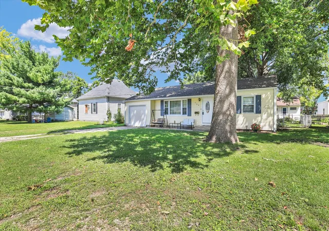 Photo 2 of Single family home for sale at 704 E Buckner St, Tuscola, IL 61953 | MLS# 12730835 | Listing updated on 2026-09-03