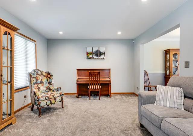 Photo 3 of Single family home for sale at 125 N Pleasant Rd, Lake Zurich, IL 60047 | MLS# 12730852 | Listing updated on 2026-09-24