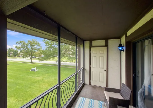 2nd image of 18075 Royal Oak Ct, Tinley Park, IL 60477