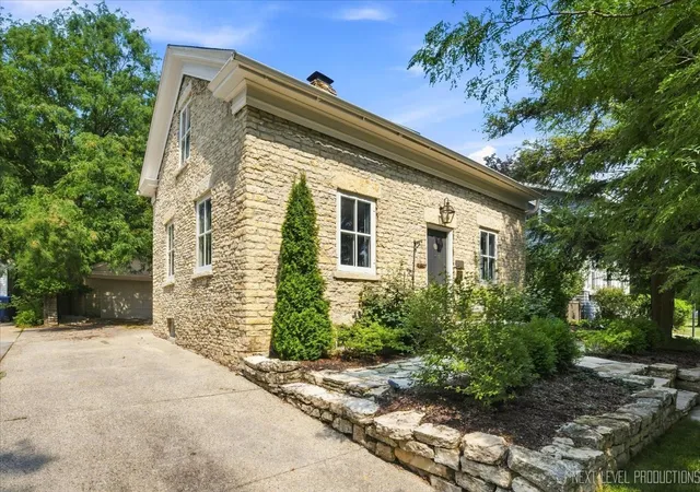 image of 208 S 1st St, Geneva, IL 60134 | MLS# 12730864