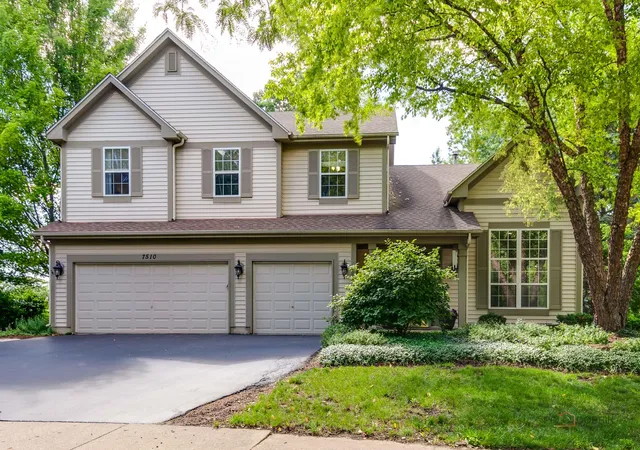 Photo 1 of Single family home for sale at 7510 Clarewood Ln, Gurnee, IL 60031 | MLS# 12730898 | Listing updated on 2026-08-29