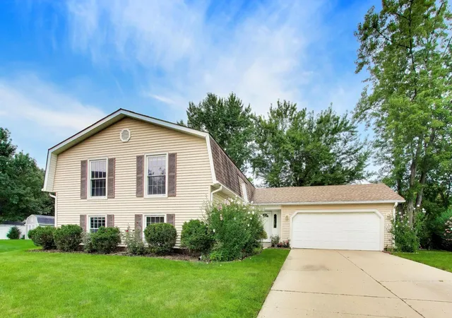 1st image of 4500 Sundance Ct, Hoffman Estates, IL 60192 | MLS# 12730901