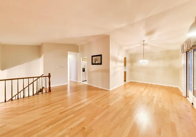 5th image of 4500 Sundance Ct, Hoffman Estates, IL 60192 | MLS# 12730901