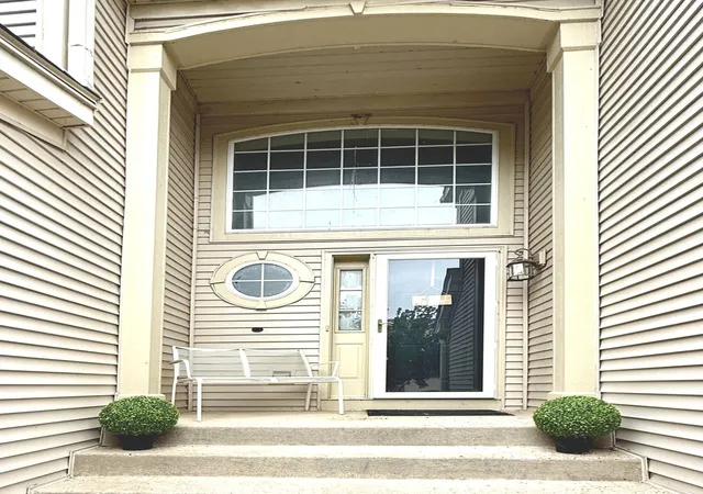 2nd image of 2320 Stonegate Rd, Algonquin, IL 60102 | MLS# 12730927