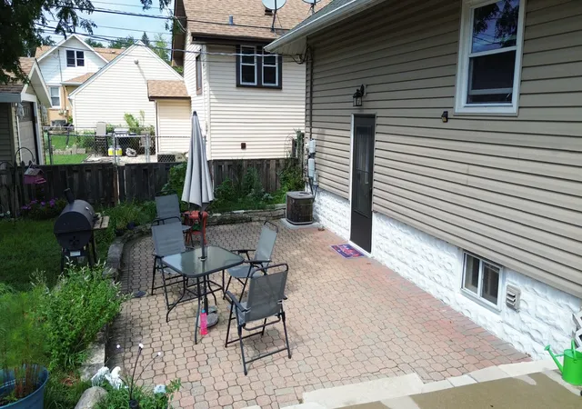 3rd image of 1280 S Cora St, Des Plaines, IL 60018 | MLS# 12730952