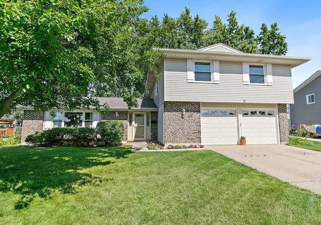 1st image of 31 S Salem Dr, Schaumburg, IL 60193 | MLS# 12730977