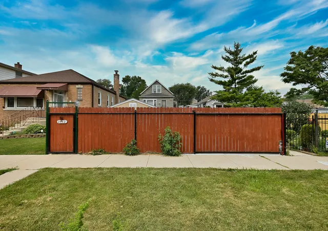 Photo 3 of Sale Pending at 2632 N Moody Ave, Chicago, IL 60639 | MLS# 12730982 | Listing updated on 2026-08-20