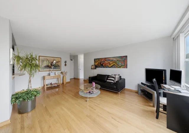 Photo 2 of Condo for sale at 3900 N Lake Shore Dr #4B, Chicago, IL 60613 | MLS# 12731022 | Listing updated on 2026-08-19