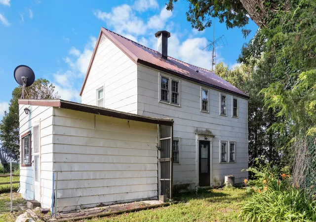 1st image of 2301 County Road 3300 N Road, Gifford, IL 61847 | MLS# 12731038