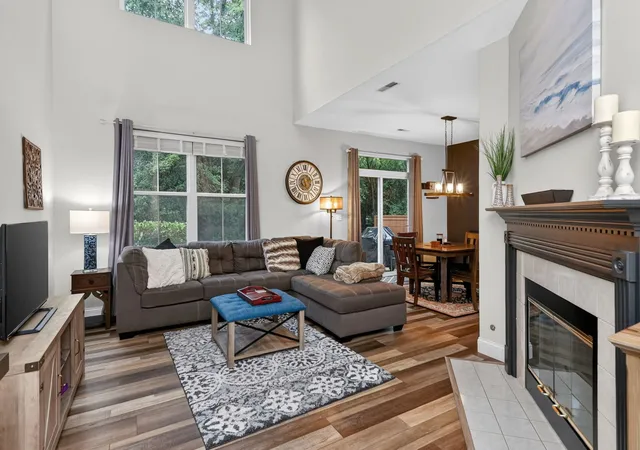 Listing Photo 3 - Condo for sale in building located at 2927 Pleasant Plains Dr, St. Charles, IL 60175