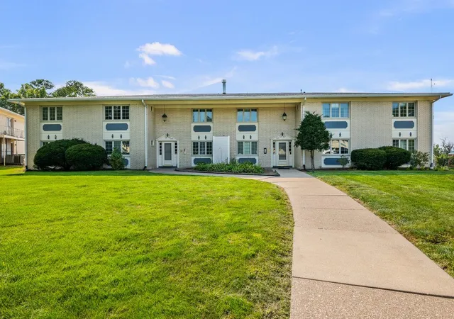 1st image of 920 17th St #34, Moline, IL 61265 | MLS# 12731112
