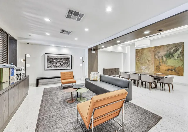 5th image of 165 N Canal St, Chicago, IL 60606