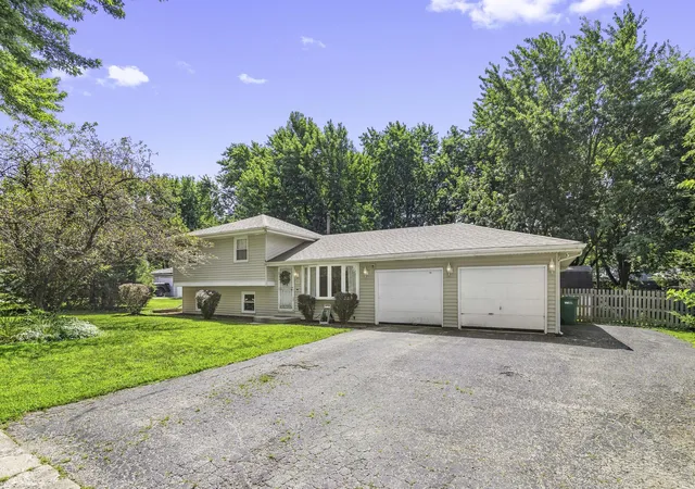 2nd image of 3906 W Theodore St, Joliet, IL 60431 | MLS# 12731136