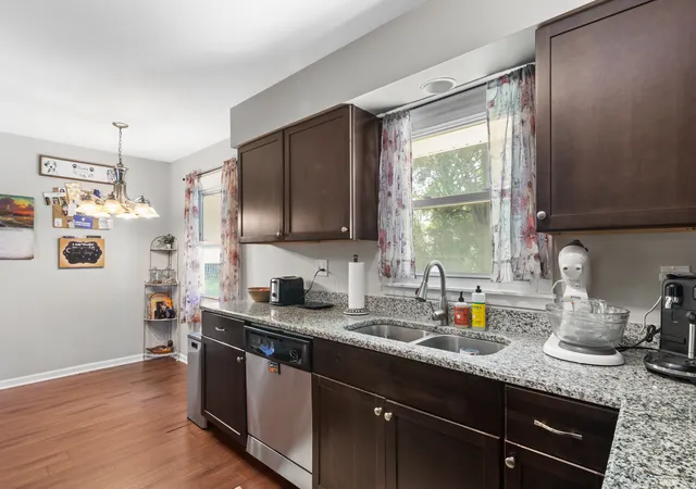 3rd image of 3906 W Theodore St, Joliet, IL 60431 | MLS# 12731136