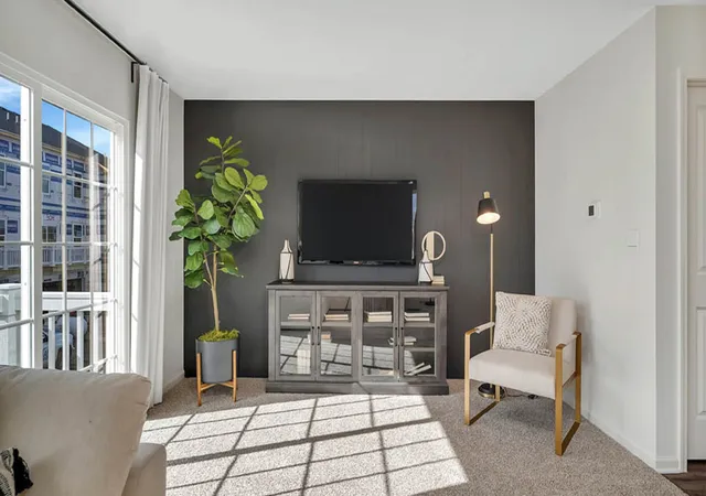 Photo 4 of Townhouse for sale at 401 Lakeshore Ct, St. Charles, IL 60174 | MLS# 12731145 | Listing updated on 2026-10-07
