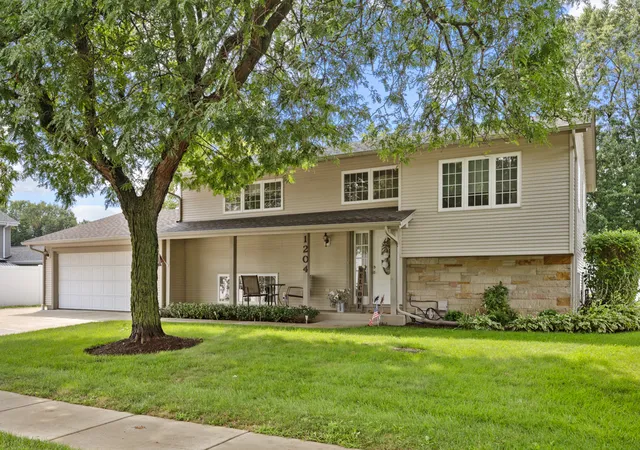Photo 1 of Sale Pending at 1204 Leeds Ln, Elk Grove Village, IL 60007 | MLS# 12731176 | Listing updated on 2026-09-09