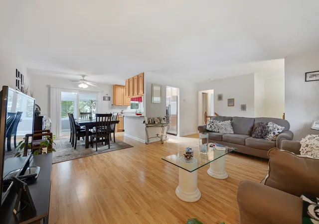 Photo 4 of Sale Pending at 1204 Leeds Ln, Elk Grove Village, IL 60007 | MLS# 12731176 | Listing updated on 2026-09-09