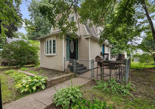 Photo 3 of Single family home for sale at 4452 17th Avenue, Rock Island, IL 61201 | MLS# 12731191 | Listing updated on 2026-10-02