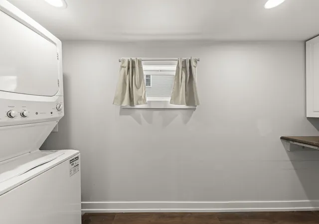 Listing Photo 2 - Condo for sale in building located at 118 N President St, Wheaton, IL 60187 - Unit #
