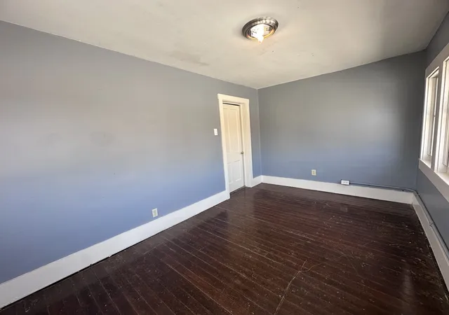 Listing Photo 2 - Condo for sale in building located at 514 E Main St, Hoopeston, IL 61270 - Unit #