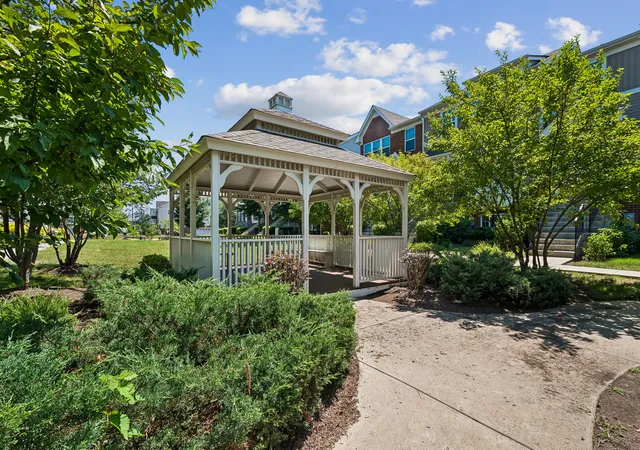 20th image of 69 Nicholas Dr W, Des Plaines, IL 60016 | MLS# 12731212