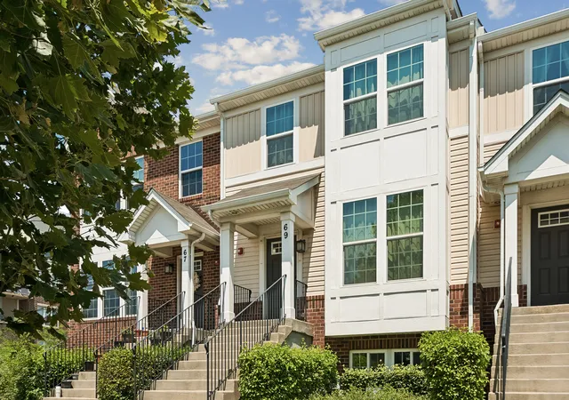 2nd image of 69 Nicholas Dr W, Des Plaines, IL 60016 | MLS# 12731212