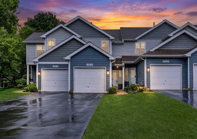 Photo 2 of Townhouse for sale at 1615 Woodcrest Cir, Mundelein, IL 60060 | MLS# 12731227 | Listing updated on 2026-08-31