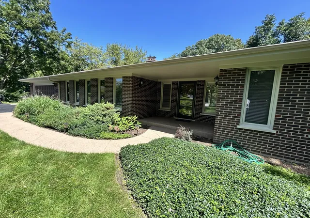 Photo 4 of Single family home for sale at 21554 W Countryside Valley Dr, Mundelein, IL 60060 | MLS# 12731231 | Listing updated on 2026-08-26
