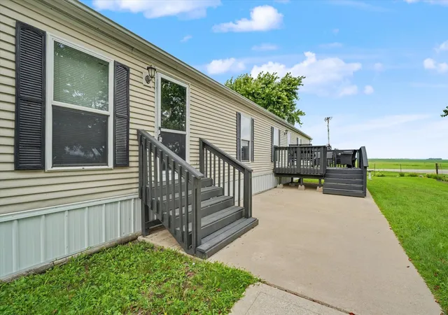 Photo 4 of Manufactured home for sale at 108 Franklin St, Penfield, IL 61862 | MLS# 12731233 | Listing updated on 2026-09-25