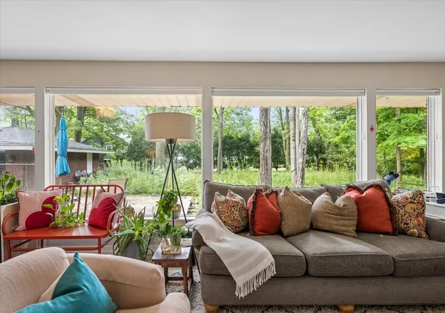 3rd image of 1233 Glenoak Ln, Northbrook, IL 60062 | MLS# 12731240