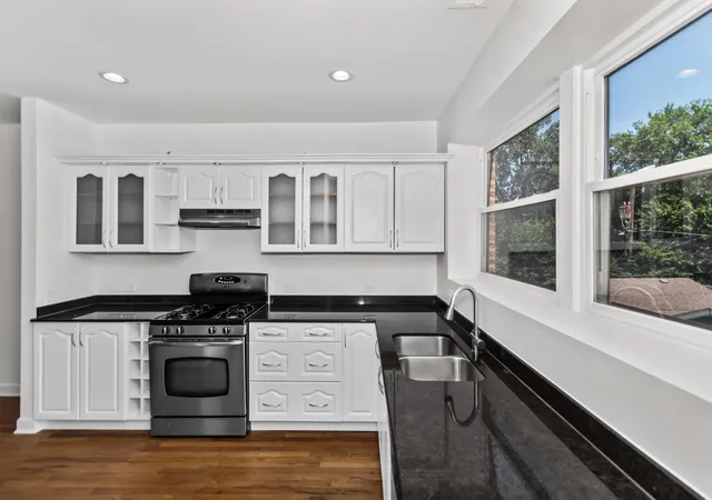 Photo 3 of Condo for sale at 4023 S Calumet Ave #2N, Chicago, IL 60653 | MLS# 12731251 | Listing updated on 2026-08-24