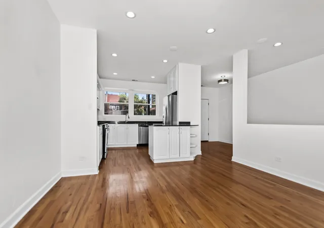 Photo 4 of Condo for sale at 4023 S Calumet Ave #2N, Chicago, IL 60653 | MLS# 12731251 | Listing updated on 2026-08-24