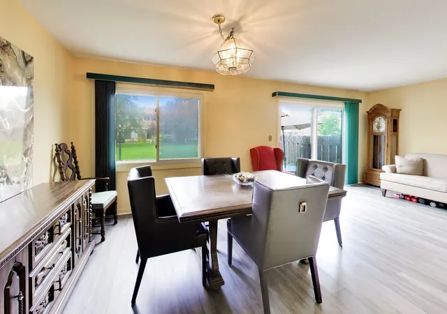 Listing Photo 5 - Condo for sale in building located at 418 Bluebird Ln, Deerfield, IL 60015 - Unit #418