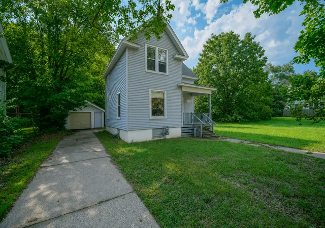 2nd image of 410 Albert Ave, Rockford, IL 61101 | MLS# 12731282