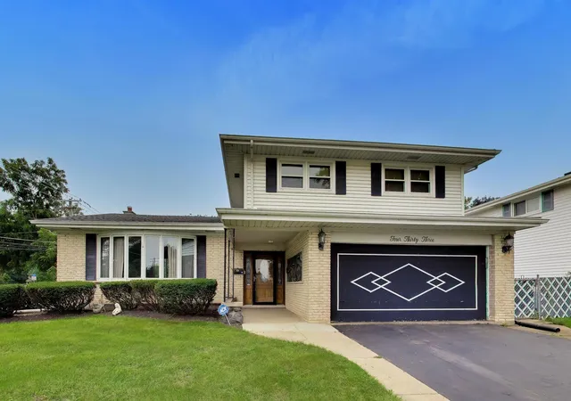 1st image of 433 Kinkaid Ct, Des Plaines, IL 60016 | MLS# 12731290