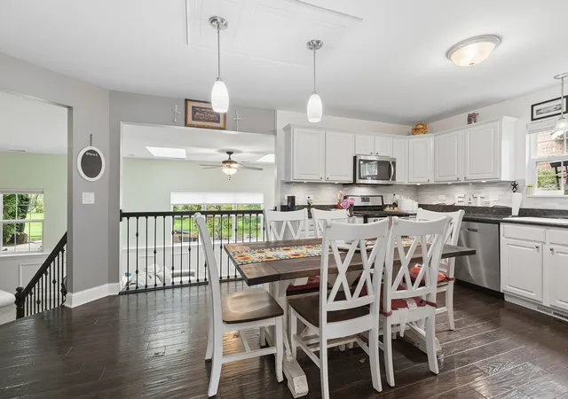 Photo 4 of Single family home for sale at 8204 W Rosebury Dr, Frankfort, IL 60423 | MLS# 12731309 | Listing updated on 2026-08-18