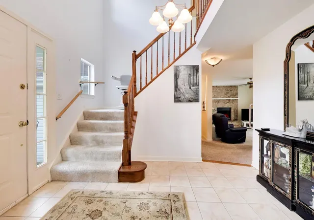 2nd image of 580 Sycamore Cir, Wauconda, IL 60084 | MLS# 12731312