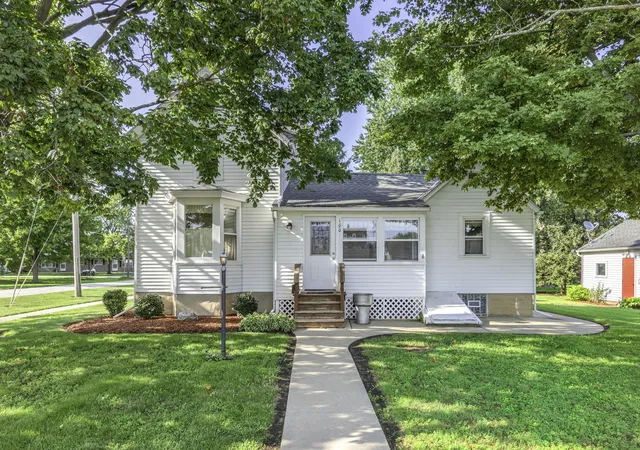Photo 1 of Single family home for sale at 100 Burlington St, Somonauk, IL 60552 | MLS# 12731327 | Listing updated on 2026-09-06