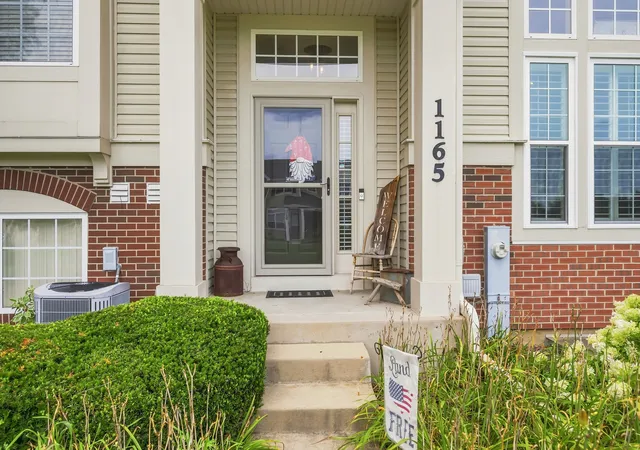 2nd image of 1165 Comiskey Ave #1165, North Aurora, IL 60542 | MLS# 12731332