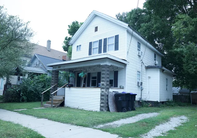 1st image of 505 W Chestnut St, Bloomington, IL 61701 | MLS# 12731346