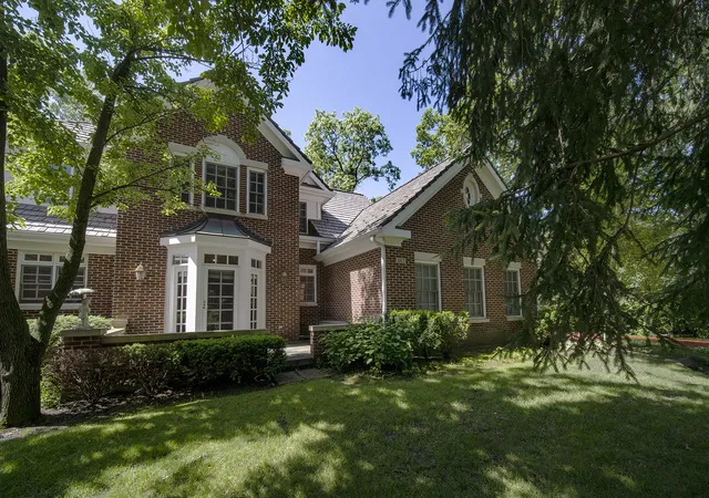 1st image of 863 Gloucester Xing, Lake Forest, IL 60045 | MLS# 12731349