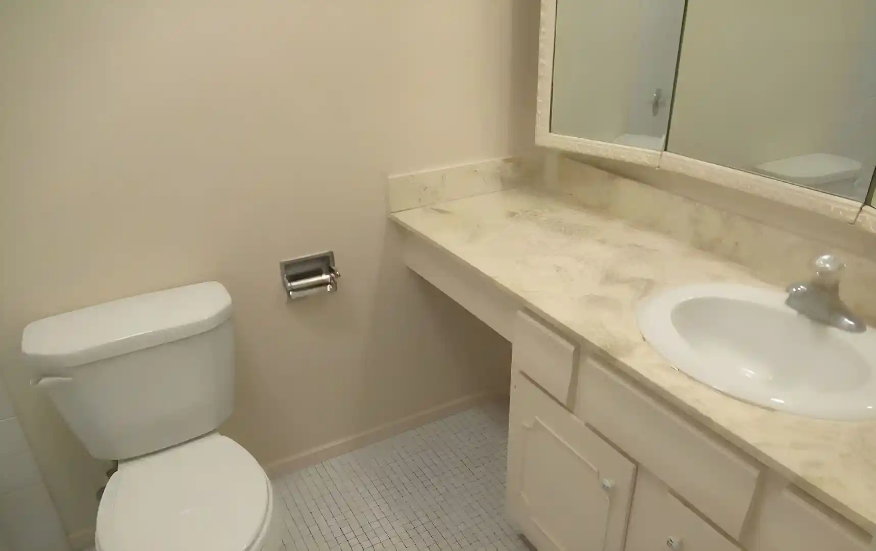 Listing Photo 12 - Condo for sale in 150 Lake Blvd located at 150 Lake Blvd, Buffalo Grove, IL 60089 - Unit #118