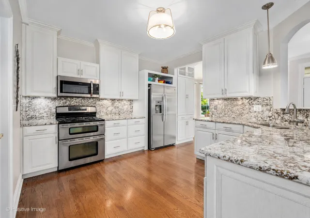 Photo 4 of Sale Pending at 312 Reserve Cir, Clarendon Hills, IL 60514 | MLS# 12731413 | Listing updated on 2026-09-04