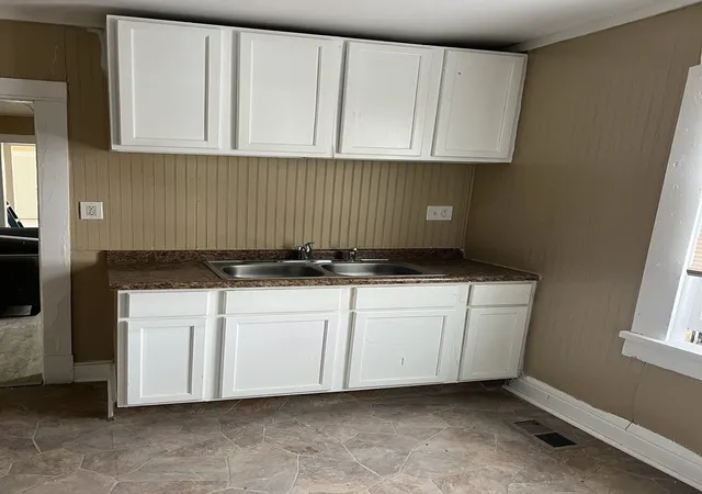 Listing Photo 5 - Condo for sale in building located at 269 E 23rd St, Chicago Heights, IL 60411