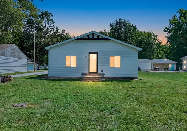 Photo 1 of Single family home for sale at 205 S Washington St, Mansfield, IL 61854 | MLS# 12731436 | Listing updated on 2026-08-25
